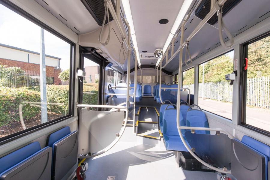 Интерьер Alexander Dennis Enviro200 2017 года  (NA) (фото 2 из 13)